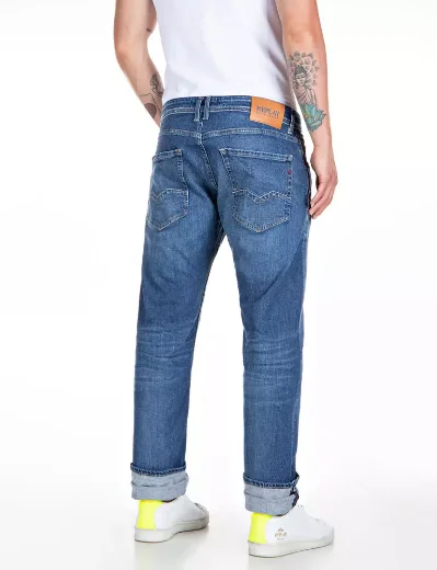 Replay Mens Rocco Comfort Fit Jean | Mid Blue Wash
