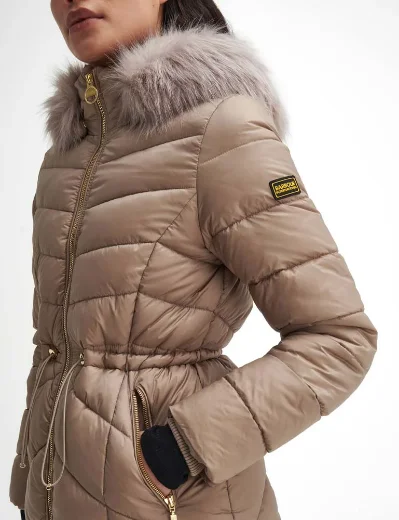 Barbour Intl Womens Island Quilted Jacket | Light Trench