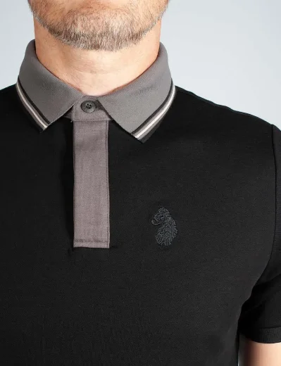 Luke EST 1977 Leo Polo Shirt | Black