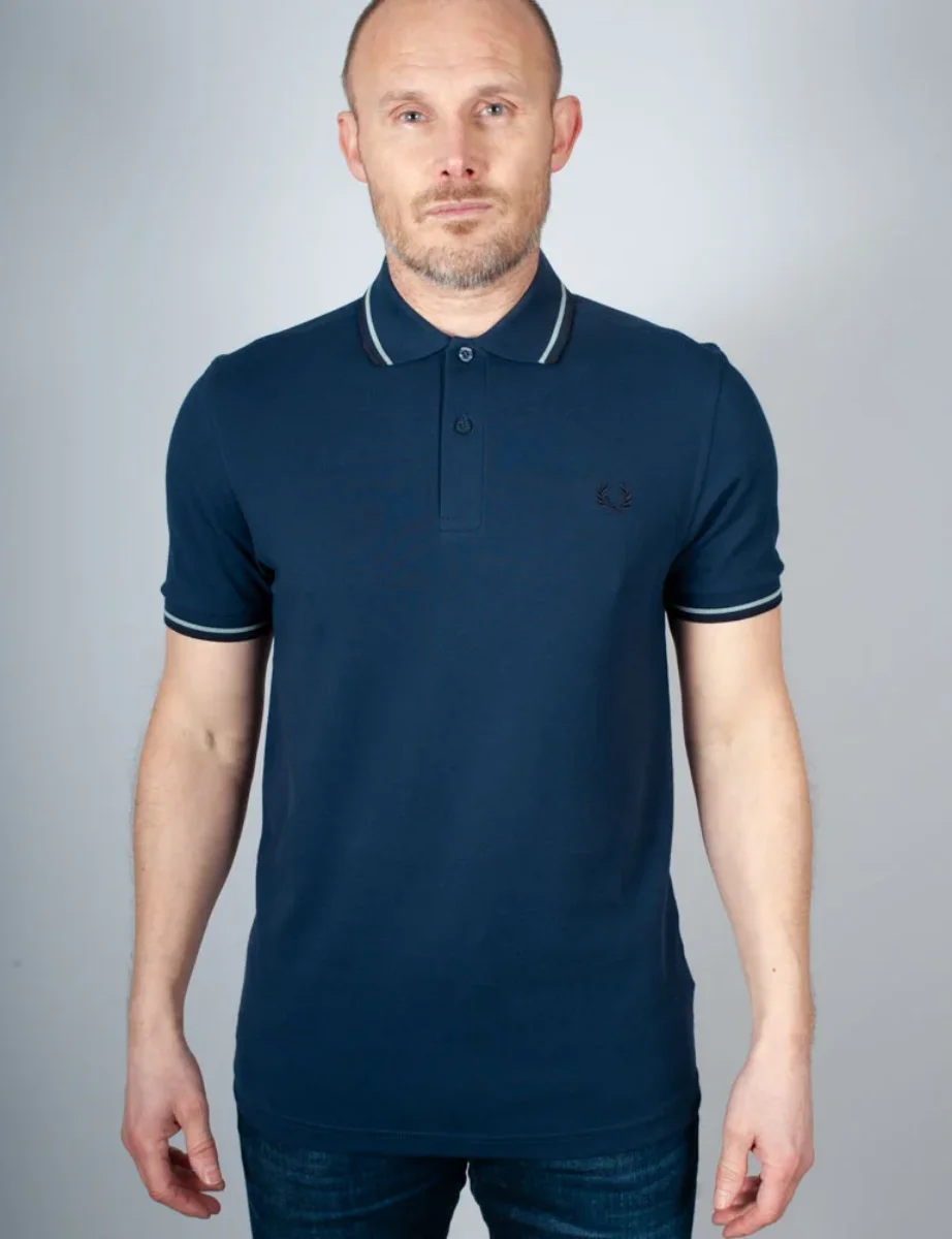 Fred Perry Twin Tipped Polo | Tennis Blue / Silver Blue / Navy