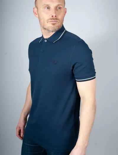 Fred Perry Twin Tipped Polo | Tennis Blue / Silver Blue / Navy