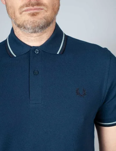 Fred Perry Twin Tipped Polo | Tennis Blue / Silver Blue / Navy