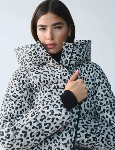 Barbour INTL Women's Printed Olivios Puffer Jacket | Cream