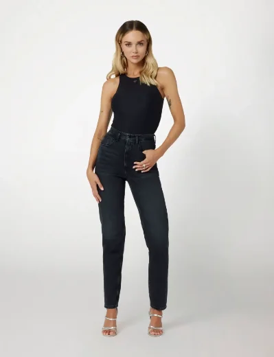 Guess Womens Mom Fit Jean / Washed Black 