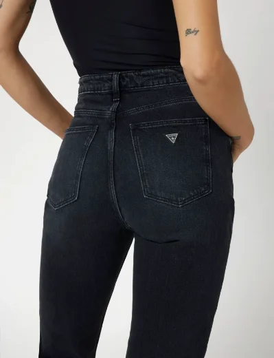Guess Womens Mom Fit Jean / Washed Black 